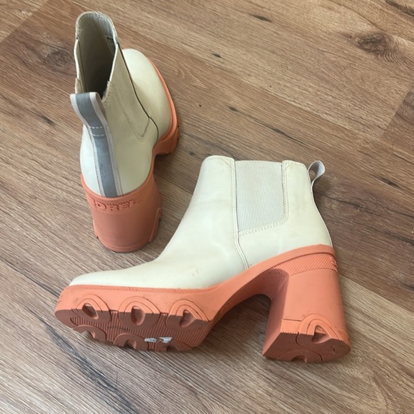 Sorel Chelsea pull on waterproof leather/rubber ankle boots, size 8 1/2 - Picture 5 of 6